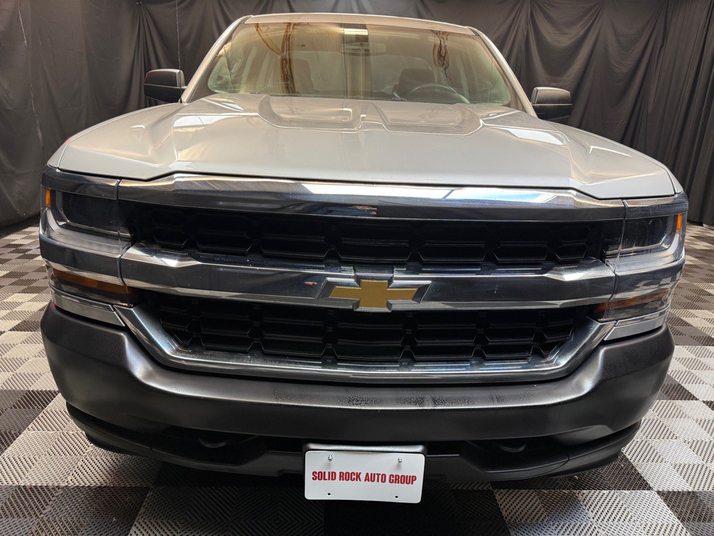 2018 Chevrolet Silverado 1500 Image 2