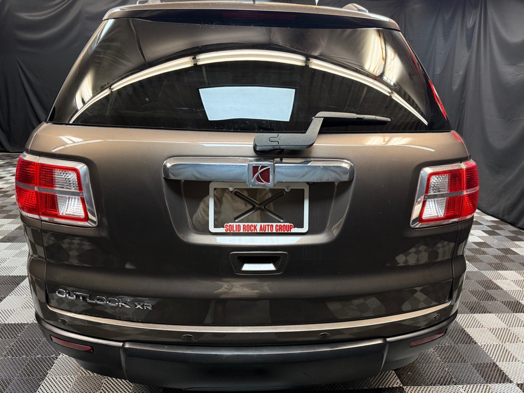 2010 Saturn Outlook Image 6