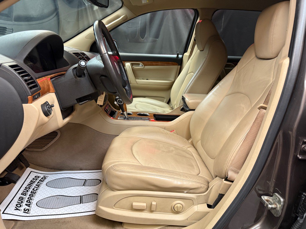 2010 Saturn Outlook Image 8