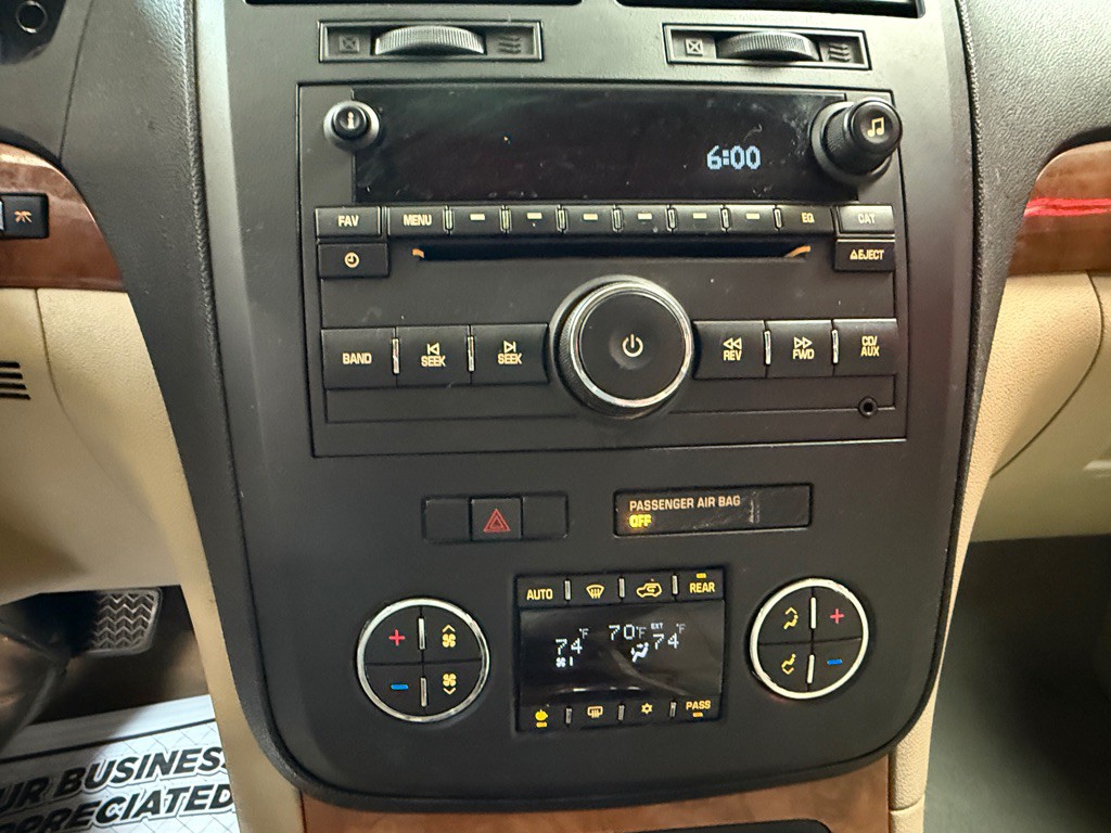 2010 Saturn Outlook Image 12