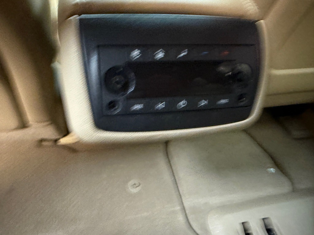 2010 Saturn Outlook Image 16