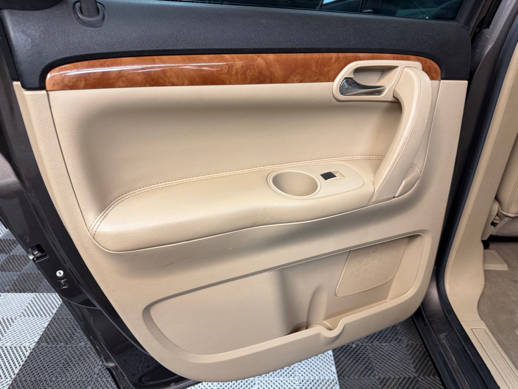 2010 Saturn Outlook Image 18