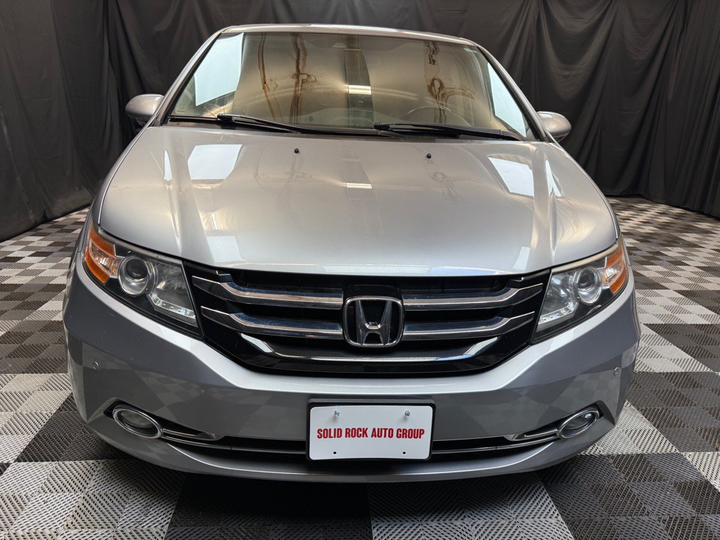 2016 Honda Odyssey Image 2