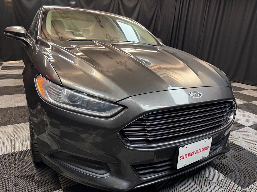 2016 Ford Fusion Image 1
