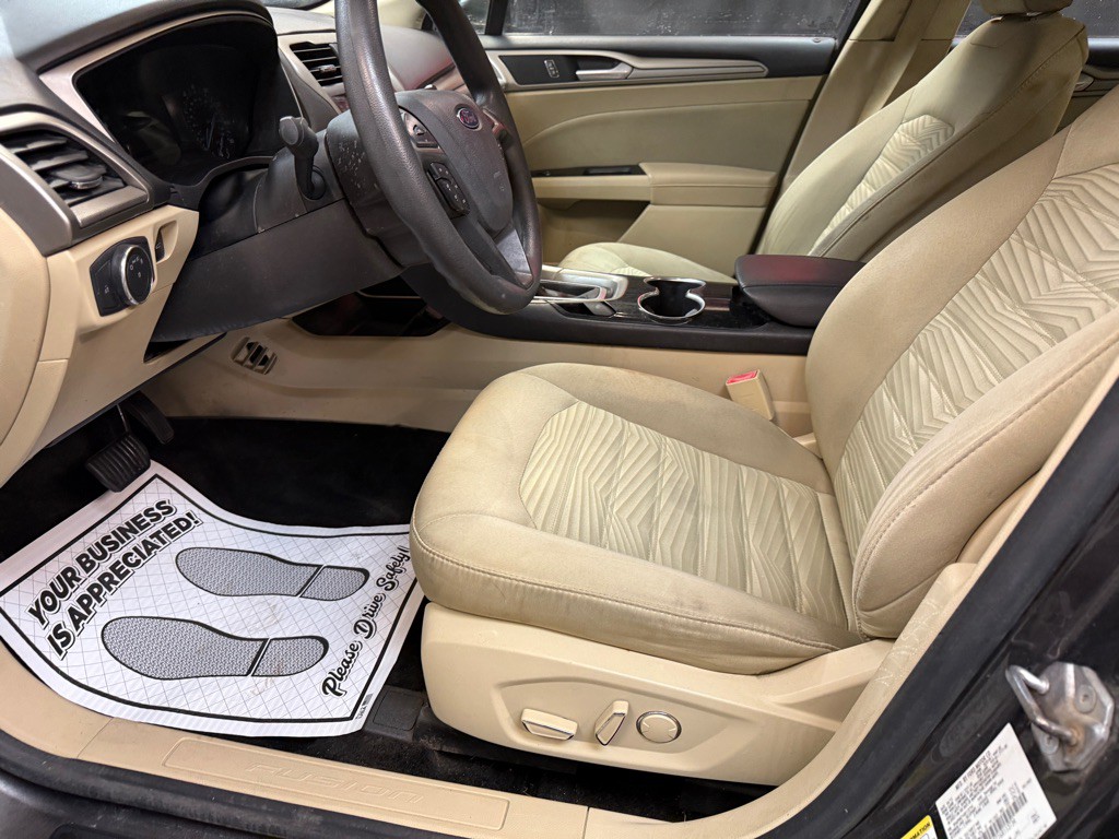 2016 Ford Fusion Image 9