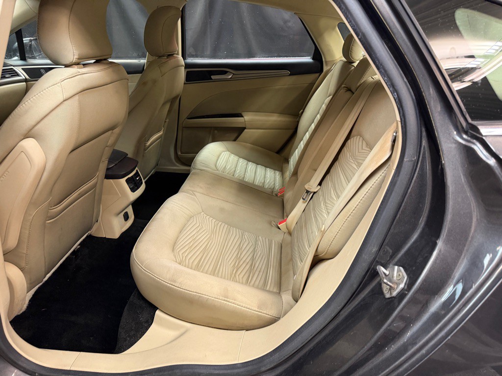 2016 Ford Fusion Image 13