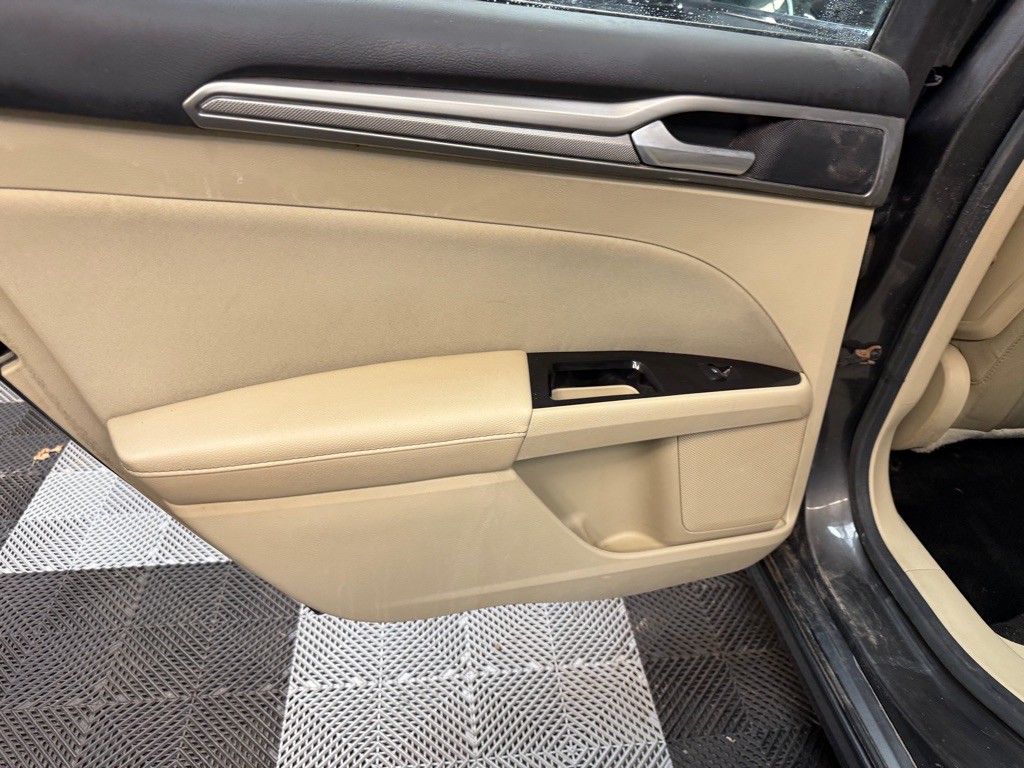 2016 Ford Fusion Image 14