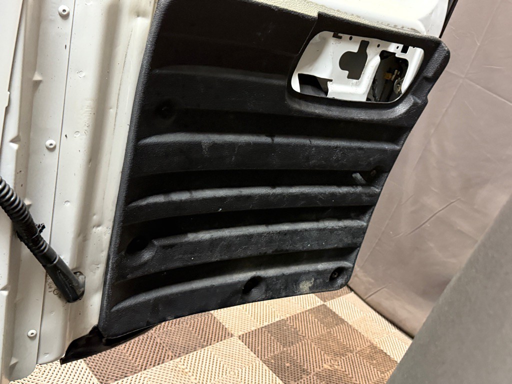 2017 Chevrolet Express Image 14