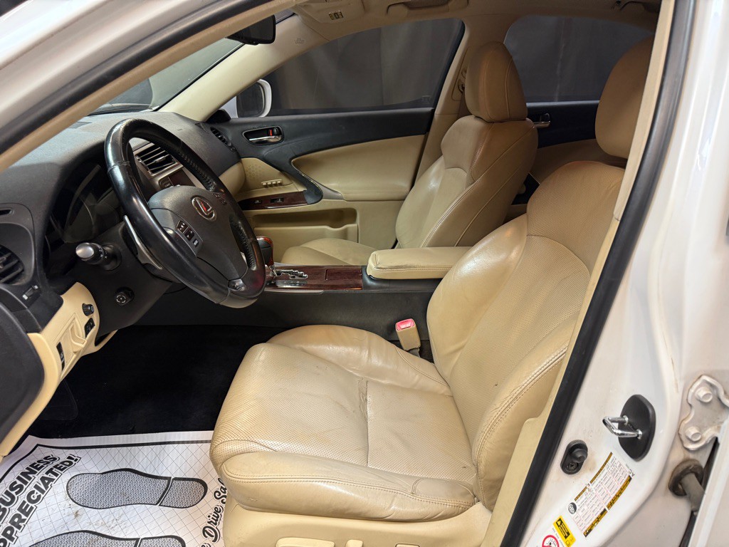 2008 Lexus IS Image 8