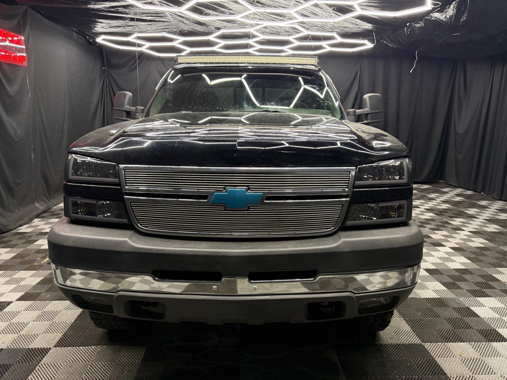 2005 Chevrolet Silverado 1500 Image 2