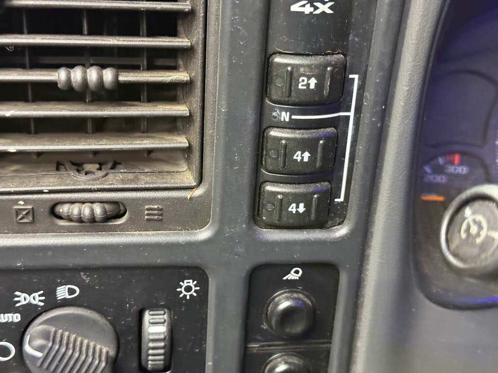 2005 Chevrolet Silverado 1500 Image 13