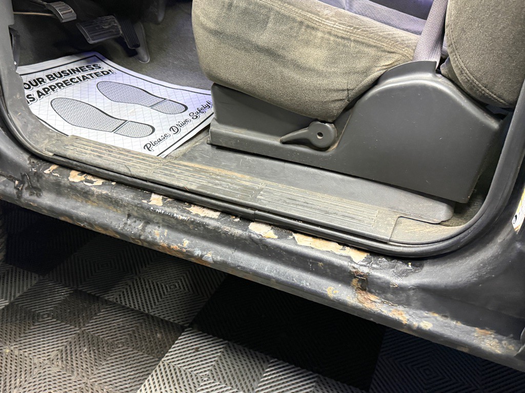 2005 Chevrolet Silverado 1500 Image 16