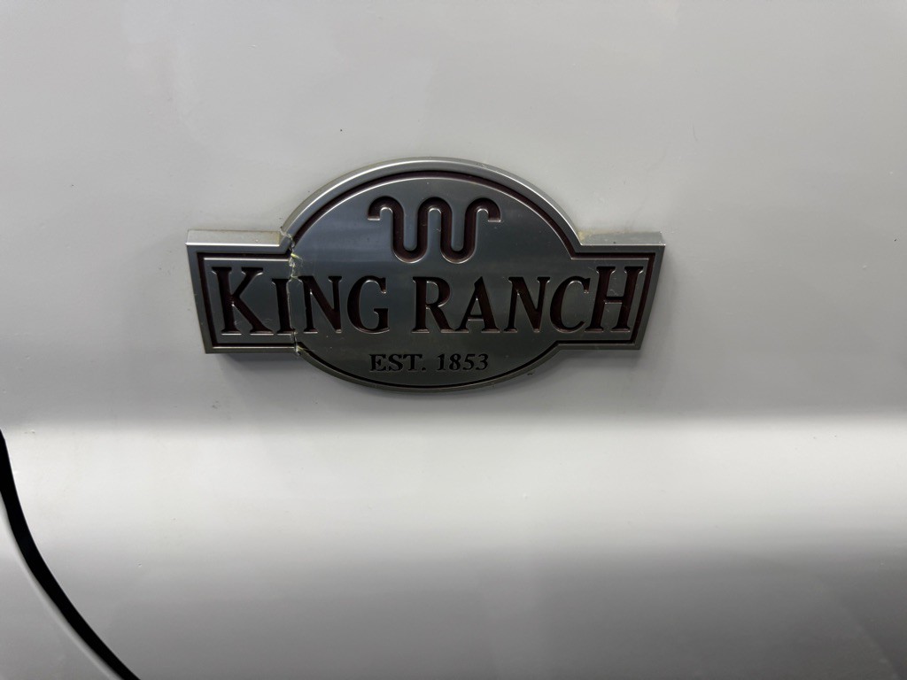 2011 Ford F-250 Image 8