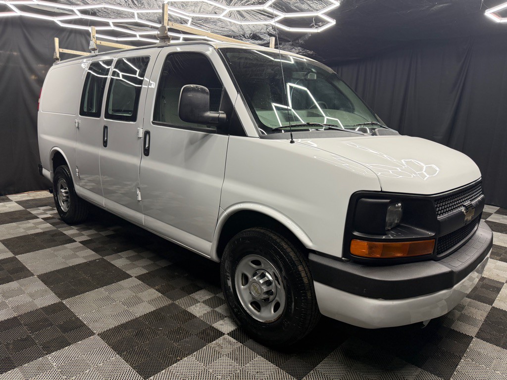 2012 Chevrolet Express Image 4