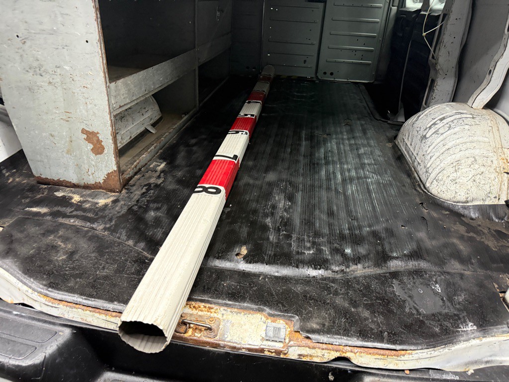 2012 Chevrolet Express Image 7