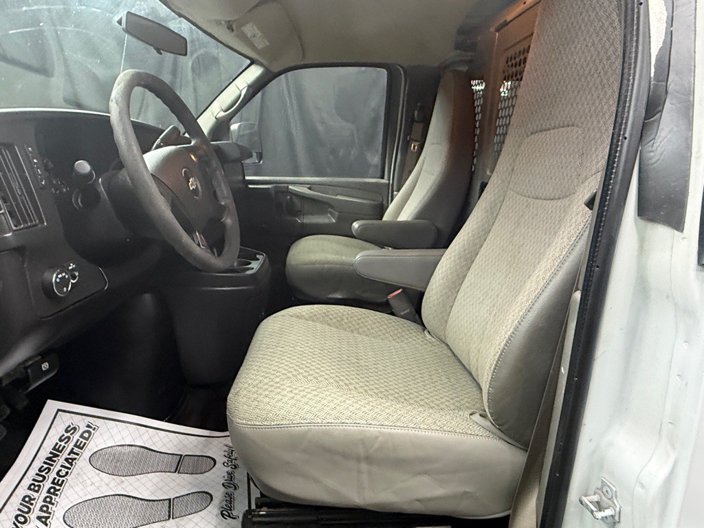 2012 Chevrolet Express Image 10