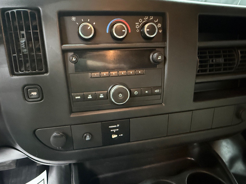 2012 Chevrolet Express Image 11