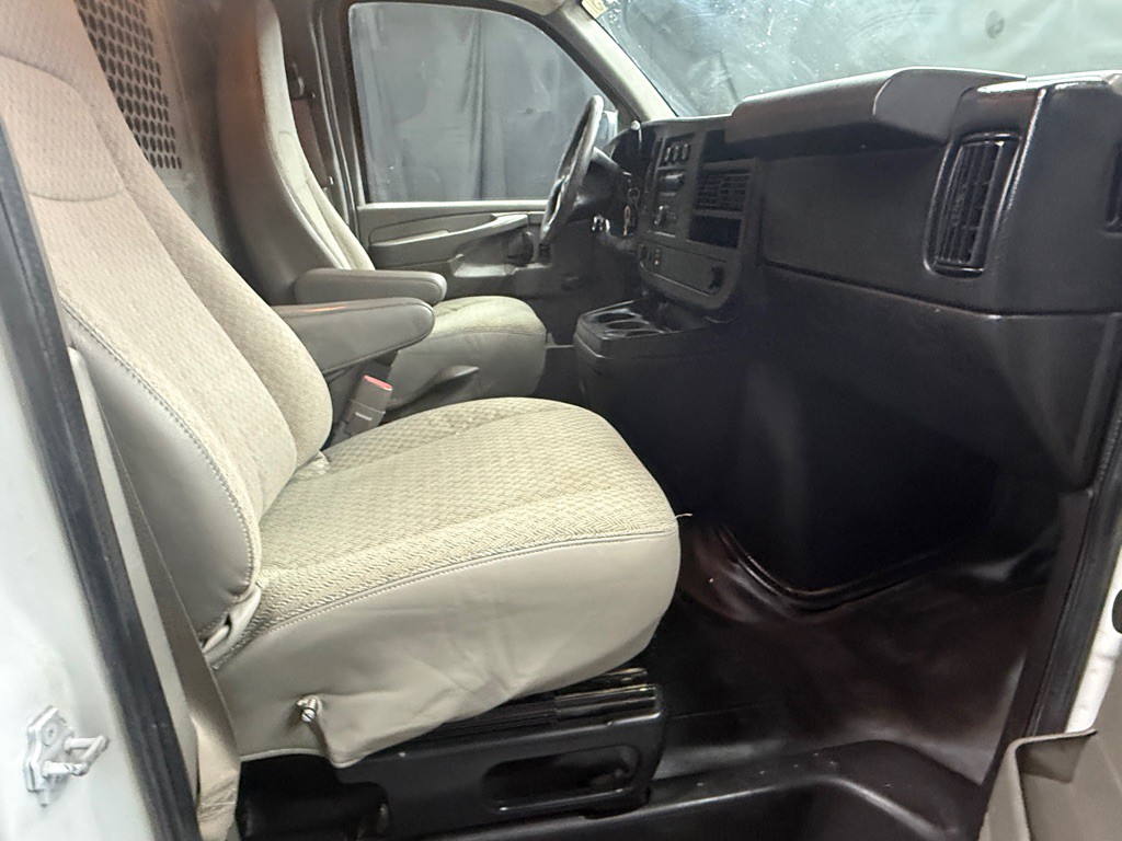 2012 Chevrolet Express Image 14