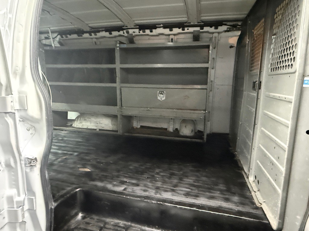 2012 Chevrolet Express Image 16