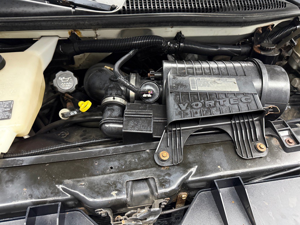 2012 Chevrolet Express Image 19