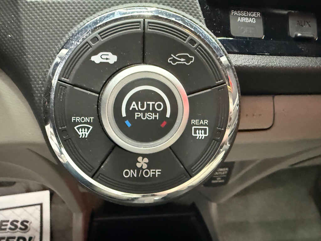 2012 Honda Insight Image 11