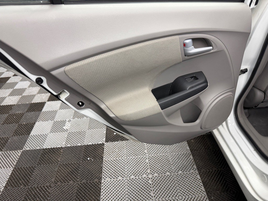2012 Honda Insight Image 16
