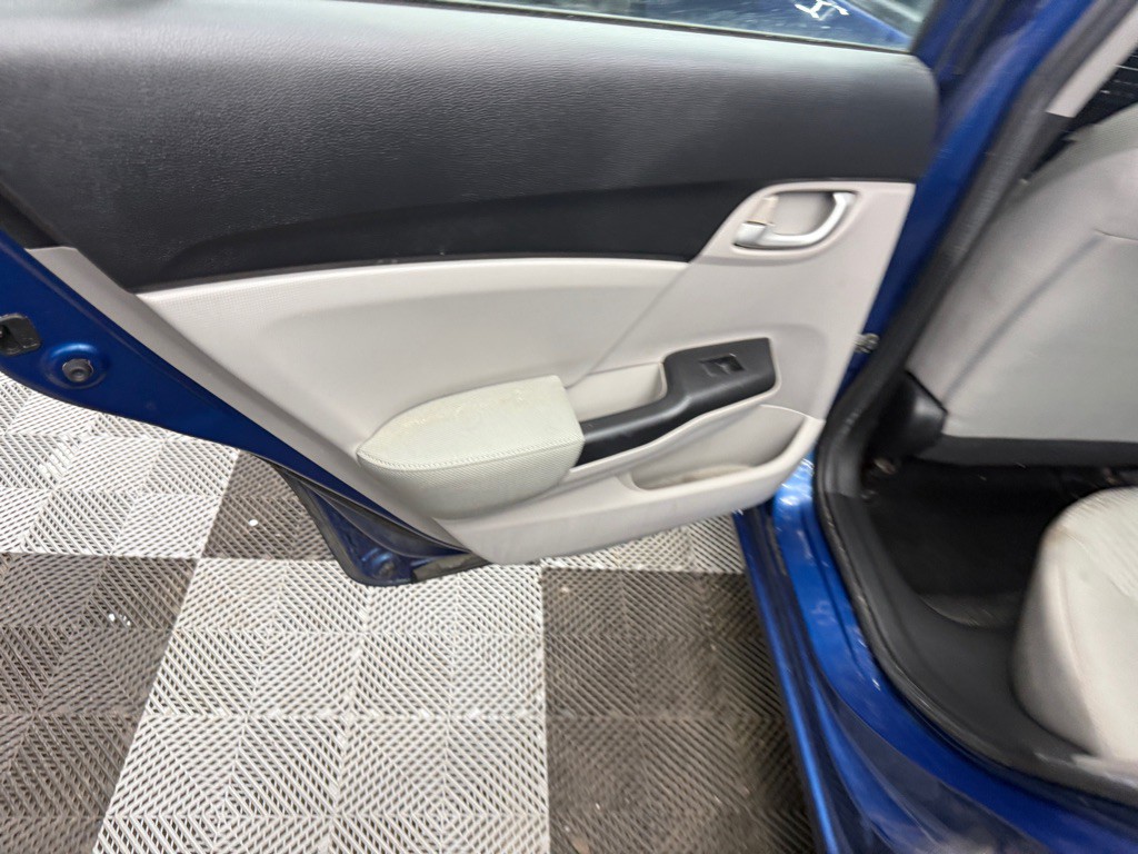 2015 Honda Civic Image 12