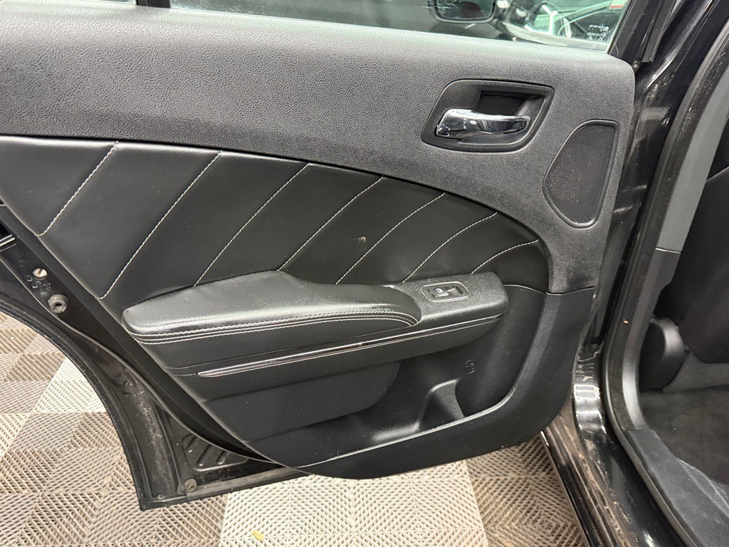 2014 Dodge Charger Image 19