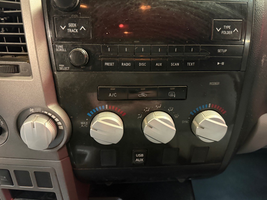 2013 Toyota Tundra Image 10