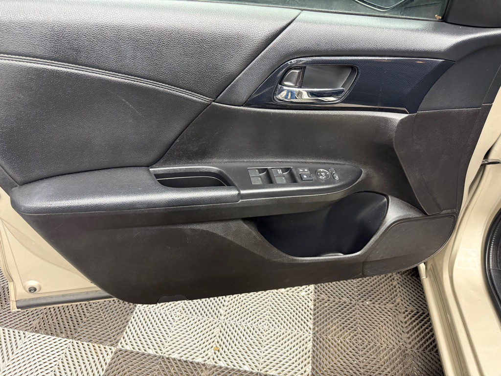 2013 Honda Accord Image 12