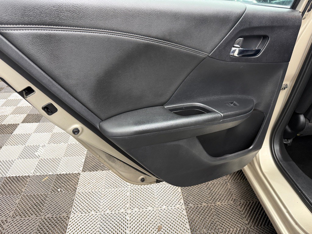 2013 Honda Accord Image 14