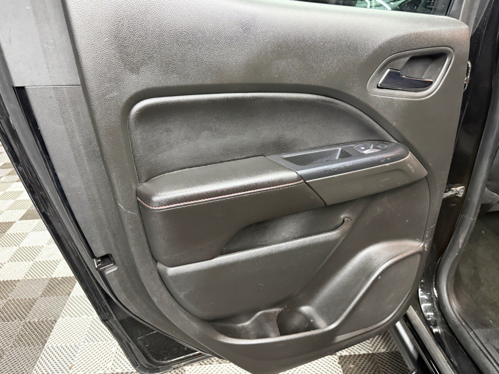 2015 GMC Canyon Image 16