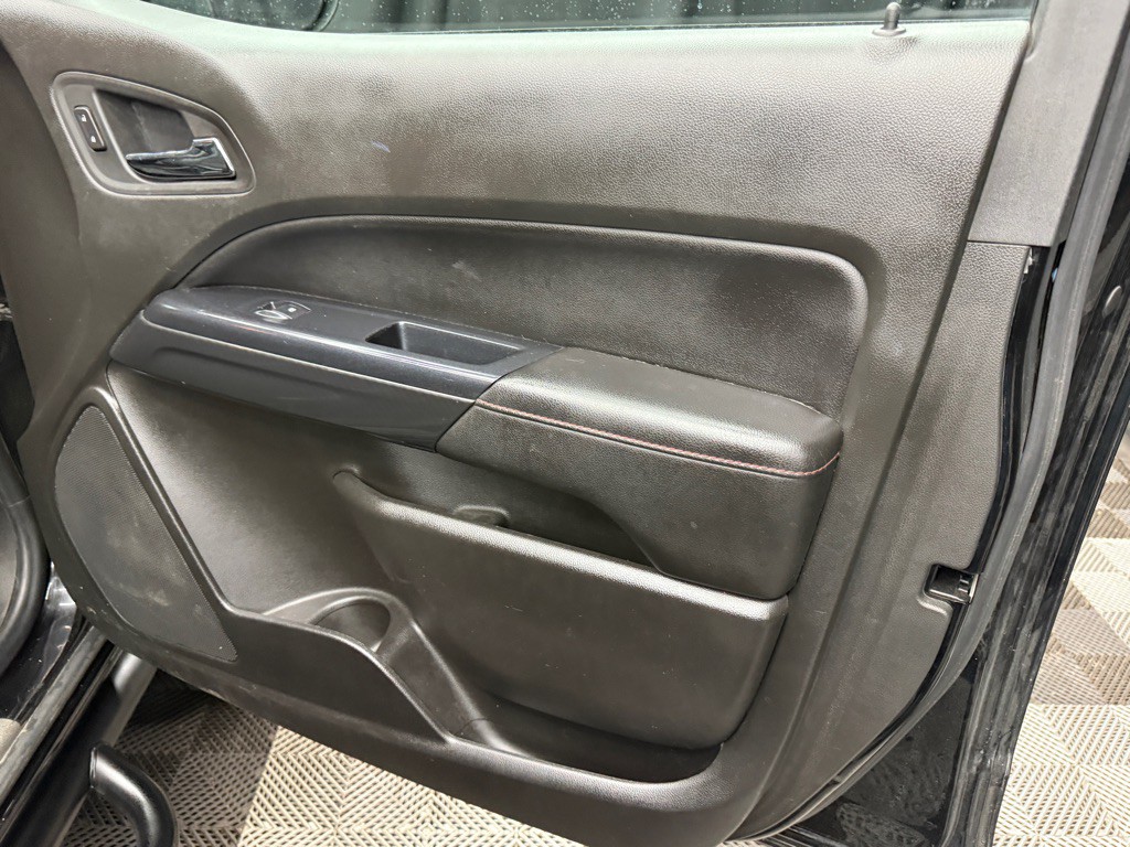 2015 GMC Canyon Image 18