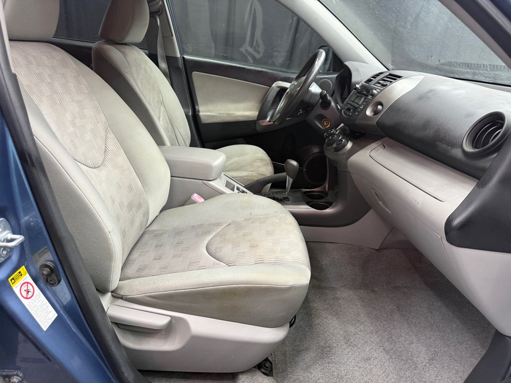 2011 Toyota Rav4 Image 17