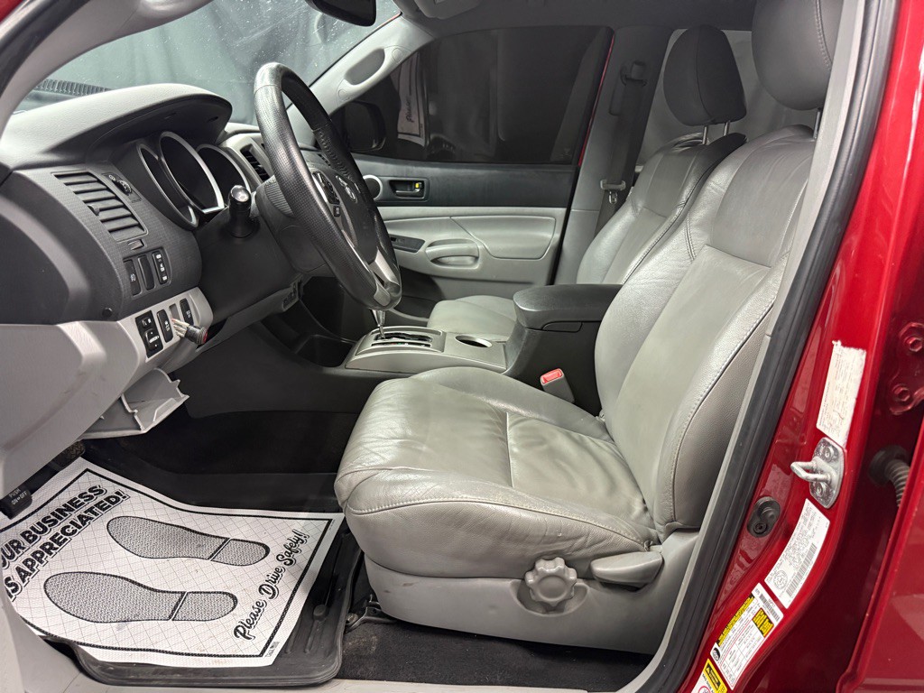 2014 Toyota Tacoma Image 8