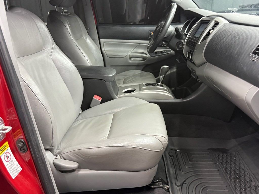 2014 Toyota Tacoma Image 17