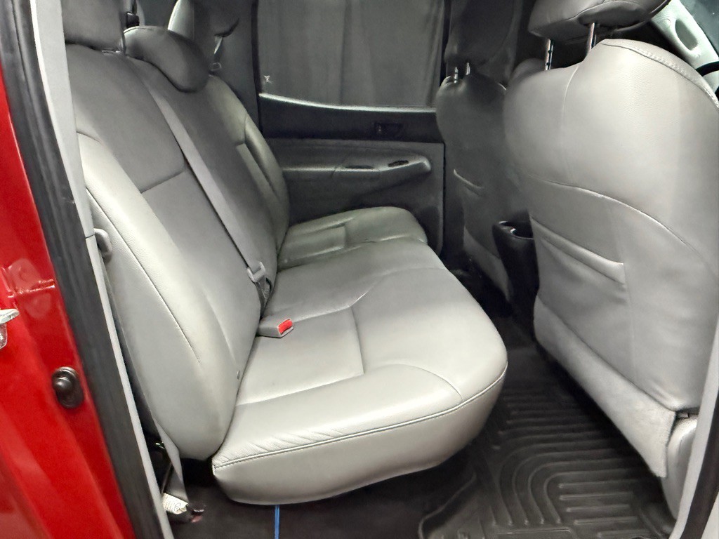 2014 Toyota Tacoma Image 19