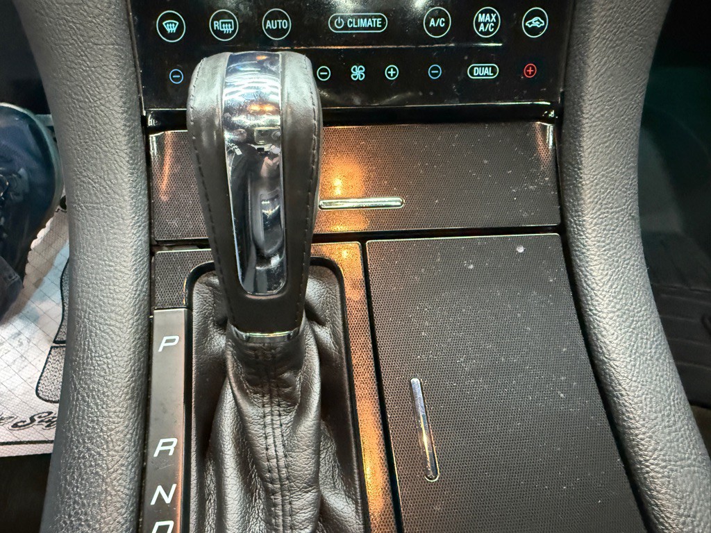 2014 Ford Taurus Image 8