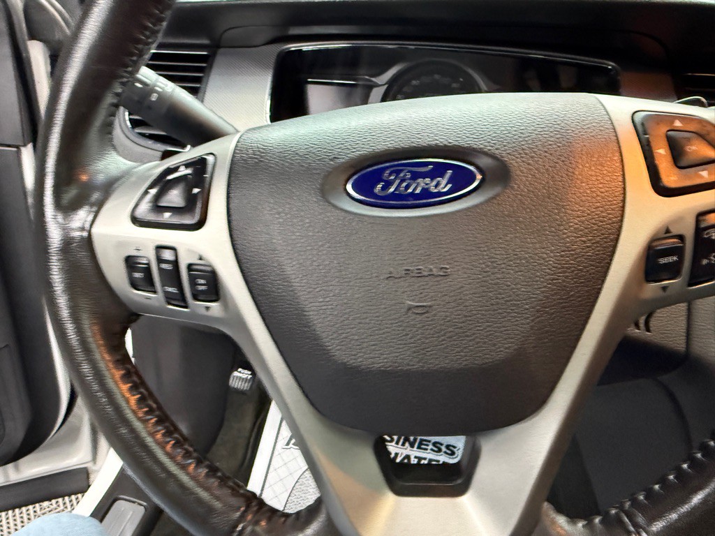 2014 Ford Taurus Image 11