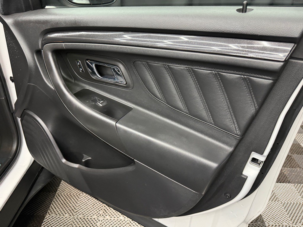 2014 Ford Taurus Image 17