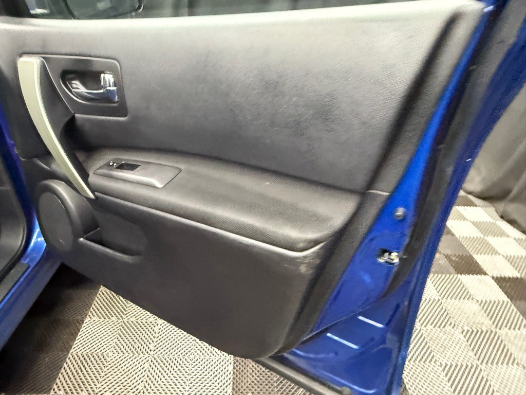 2011 Nissan Rogue Image 17