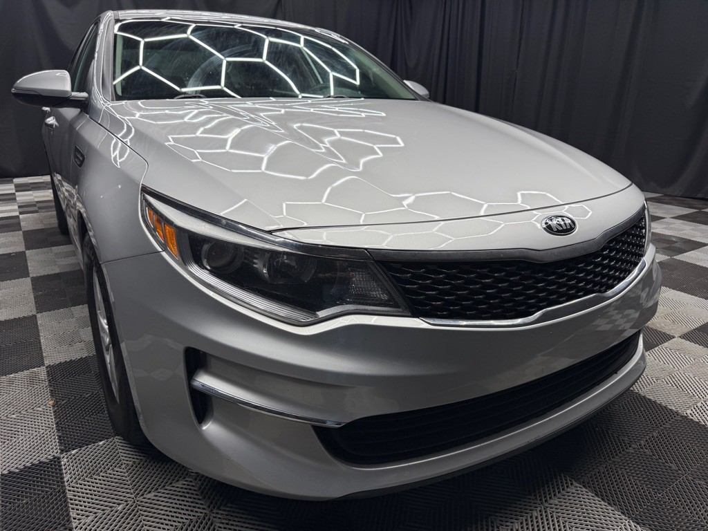 2018 Kia Optima Image 1