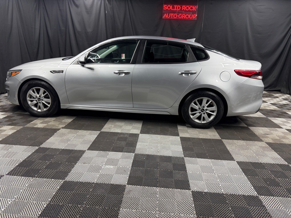2018 Kia Optima Image 5