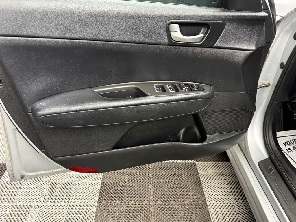 2018 Kia Optima Image 12