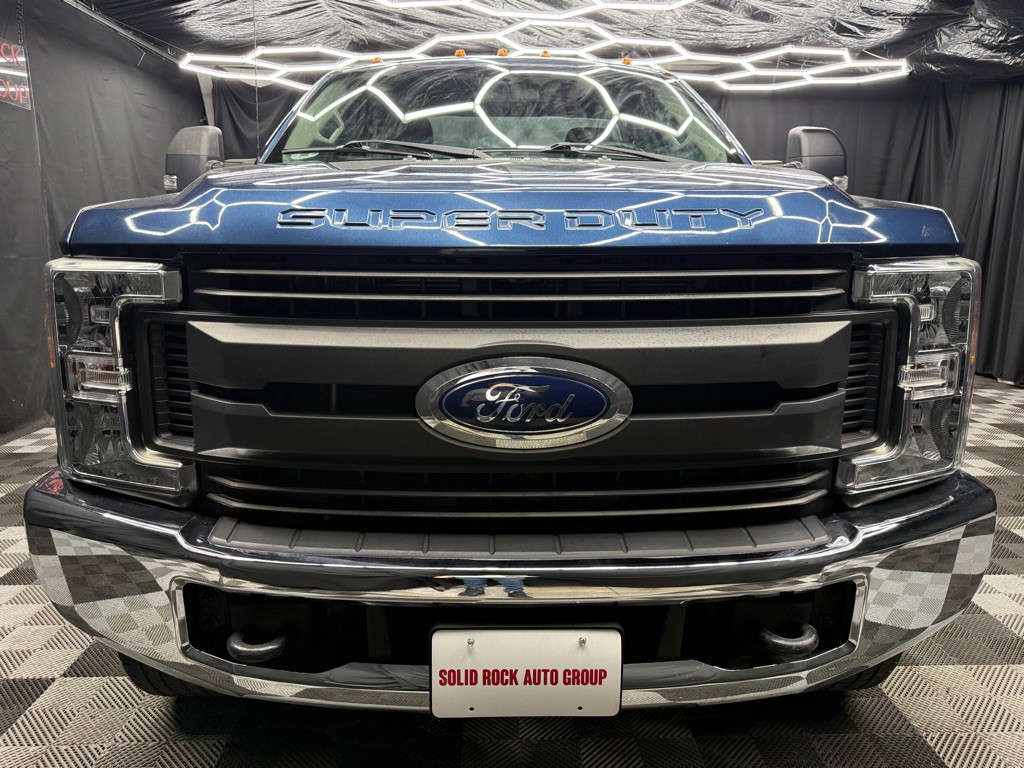2017 Ford F-350 Image 2