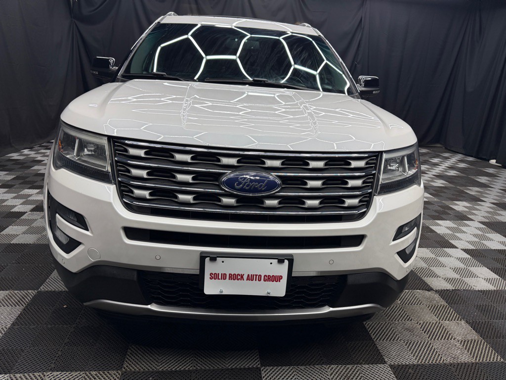 2016 Ford Explorer Image 2