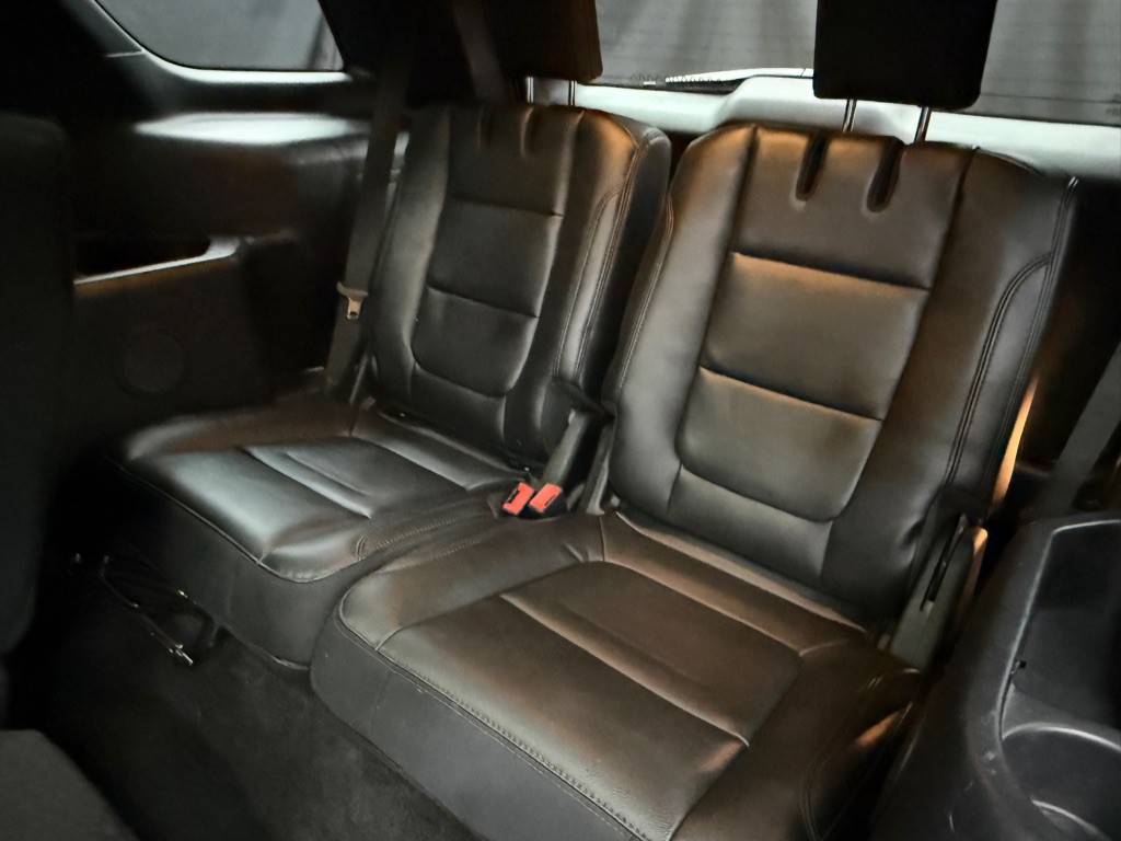 2016 Ford Explorer Image 18