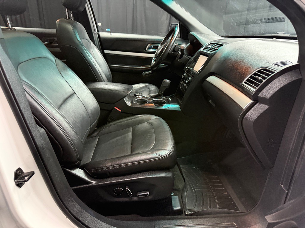 2016 Ford Explorer Image 22