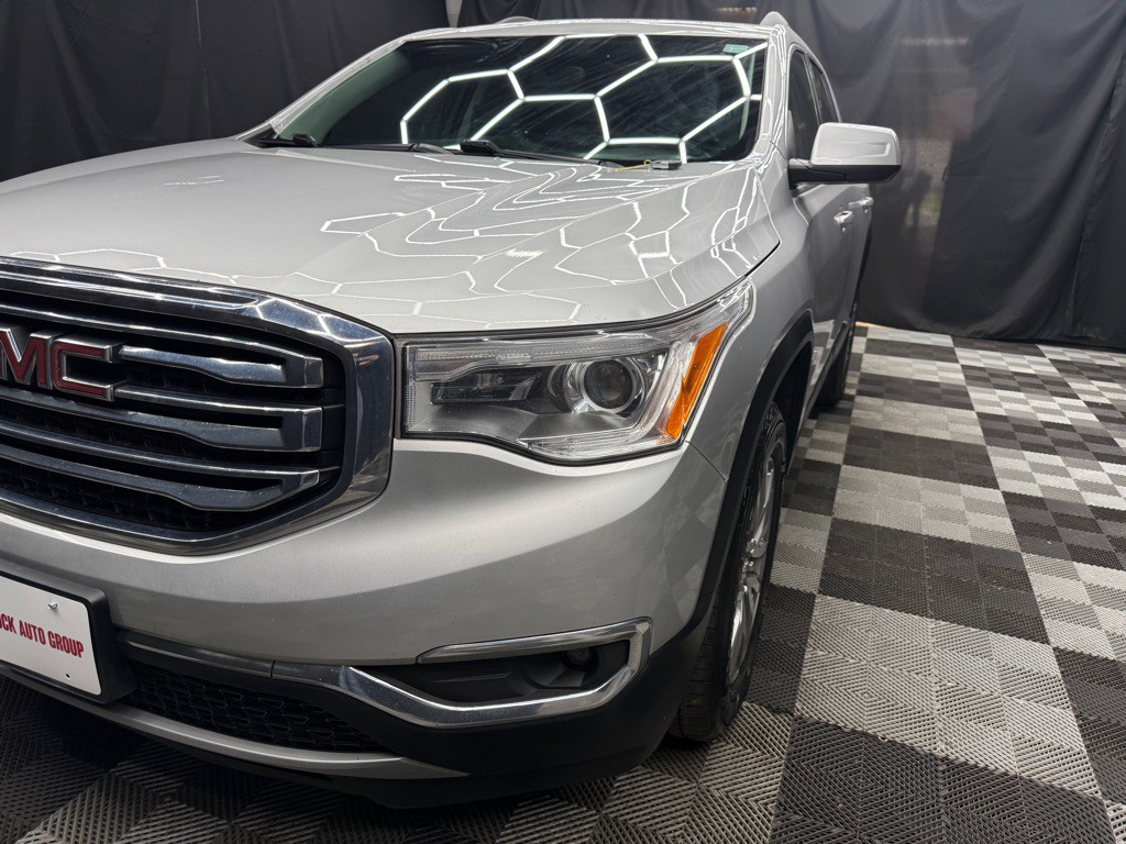 2018 GMC Acadia Image 3