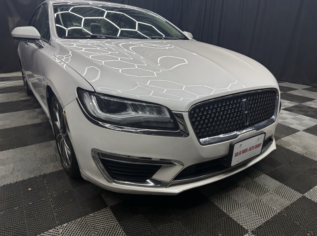 2019 Lincoln MKZ Image 1